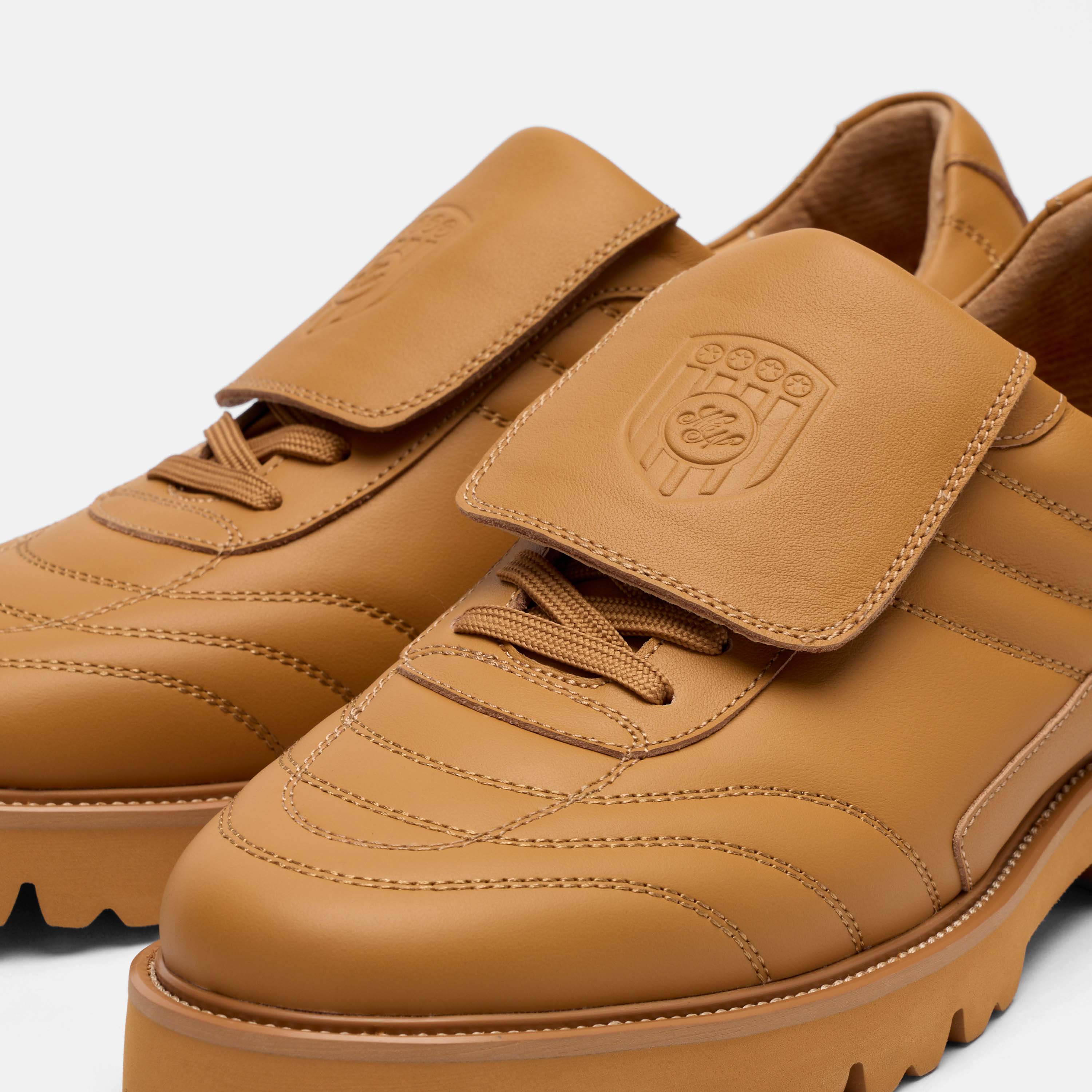 Johan Wheat Leather Lug Soccer Derbys - Image 3